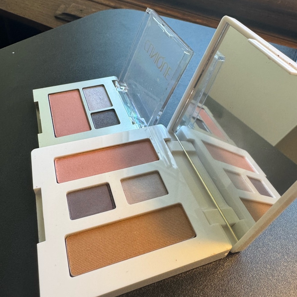 2-Pack: Clinique Face Palettes (Eyeshadows, Bronzer + Blush)
